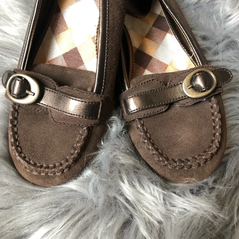 Jessica Simpson Kids Suede Loafer w Buckle in Brown & Bronze. Size 5